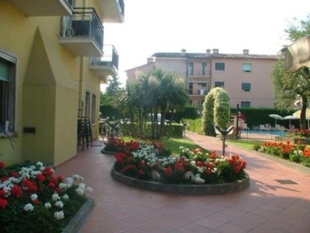 Bella Peschiera Hotel